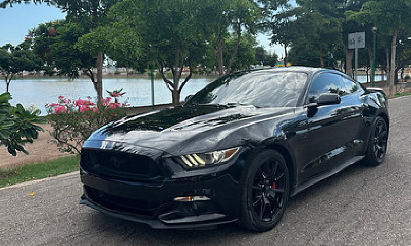 Ford Mustang 5.0L Gt...