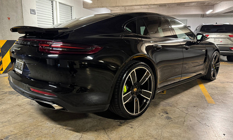 Porsche Panamera 4 E...