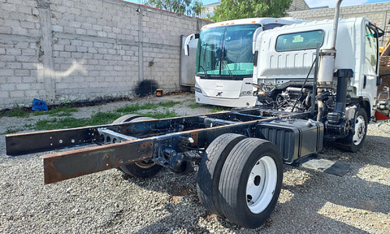 Isuzu Elf600...