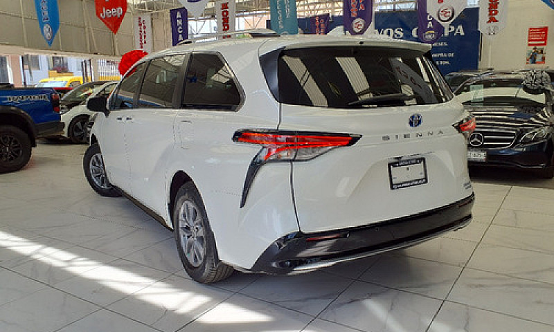 Toyota  Sienna  2021...