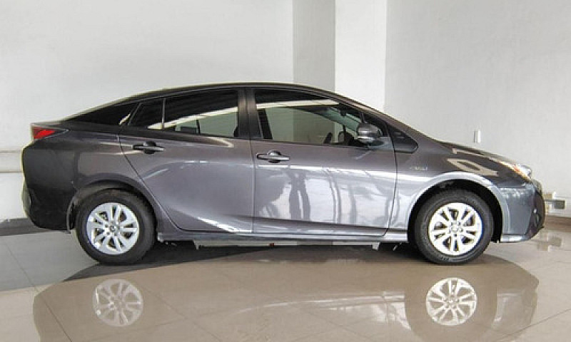 Toyota Prius 1.8 Bas...