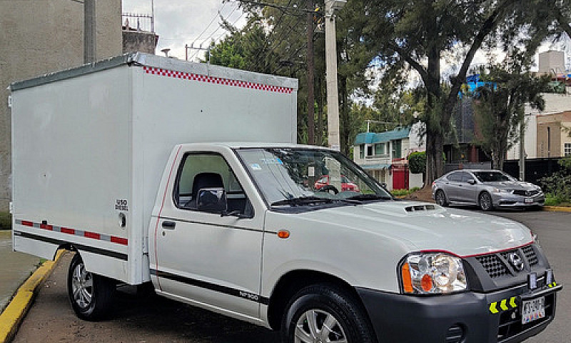 Nissan Np300 2.5 Tdi...