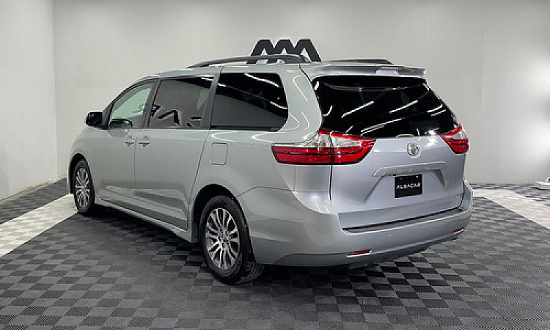 Toyota Sienna 2019...