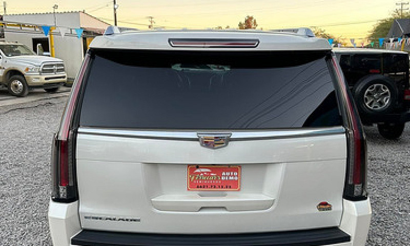 Cadillac Escalade 6....