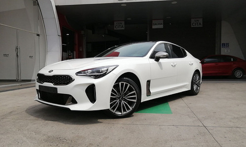 Kia Stinger 2018 2.0...