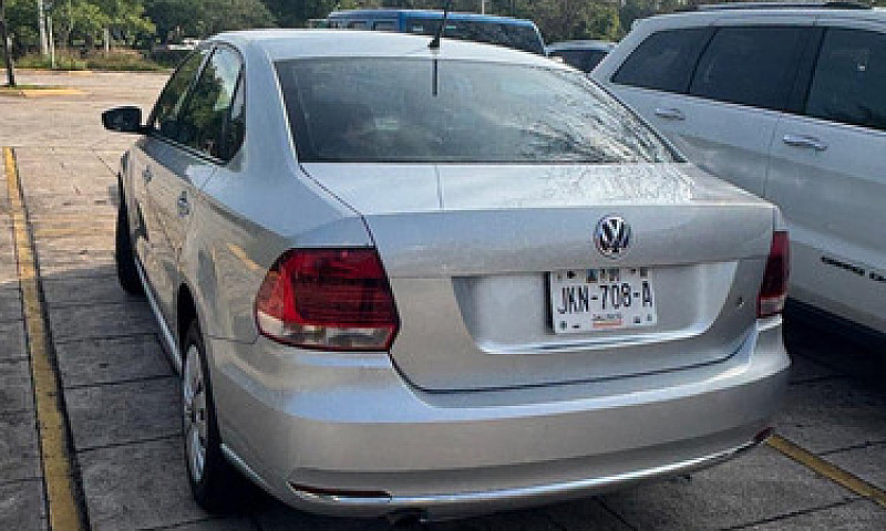 Volkswagen Vento 1.6...