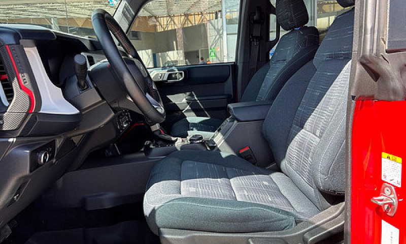 Ford  Bronco Suv  20...