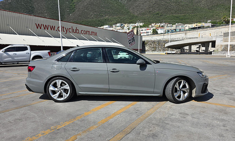 Audi A4 2.0 T S Line...