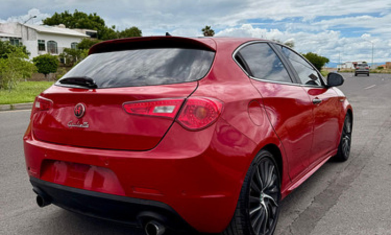 Alfa Romeo Giulietta...