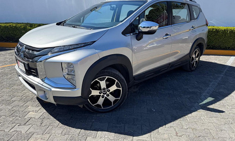 Mitsubishi Xpander 2...