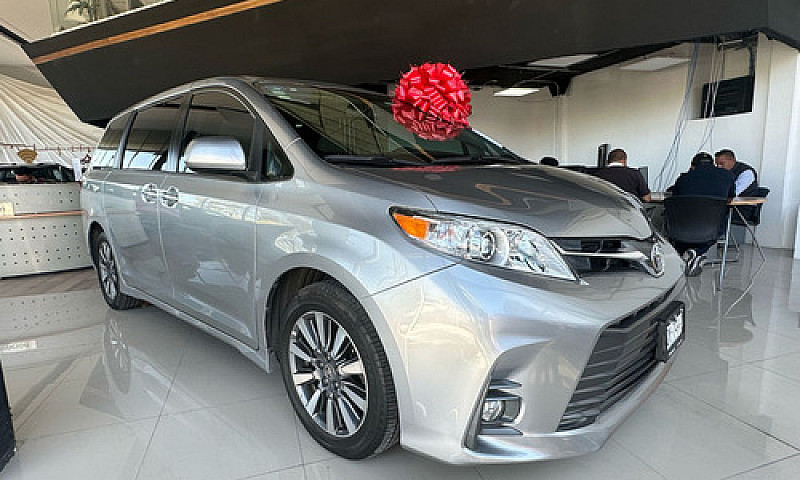 Toyota Sienna 2020...