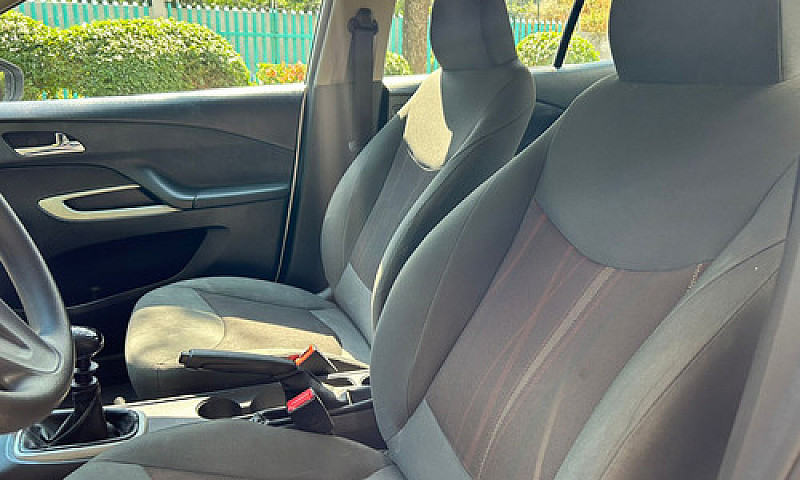 Chevrolet Aveo 1.5 L...