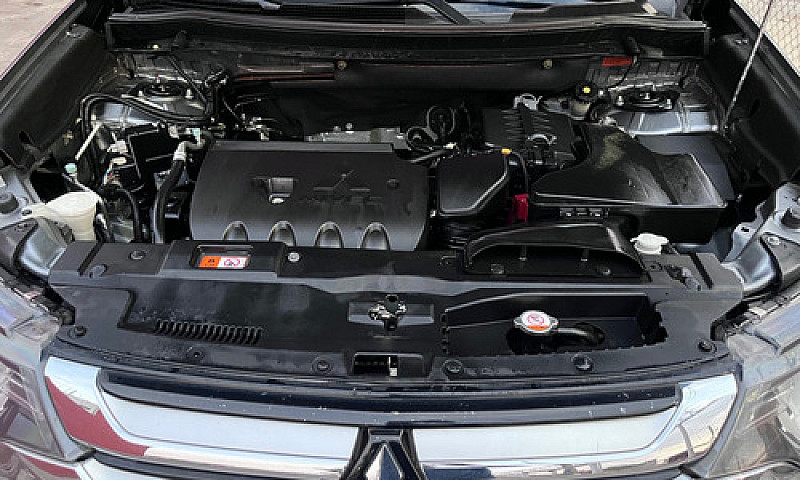 Mitsubishi Outlander...