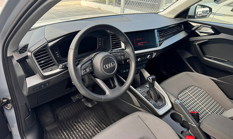 Audi A1 1. 5 Sportba...