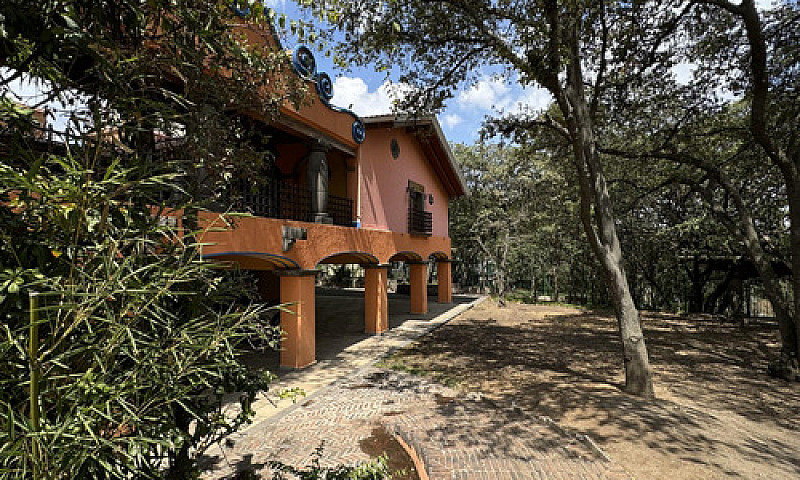 Casa En Venta, Hacie...