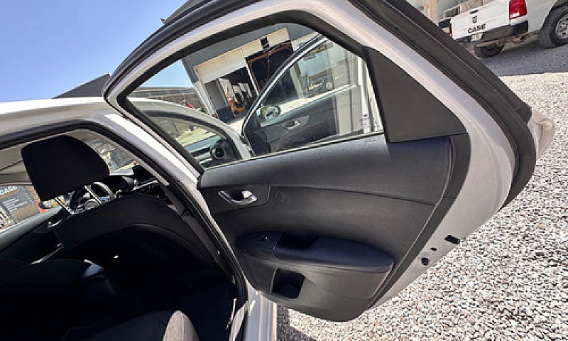 Kia Forte 2.0 L At...