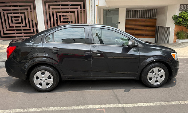 Chevrolet Sonic 1.6 ...