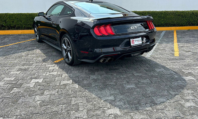 Ford Mustang 2022...