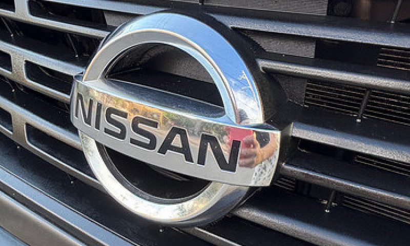 Nissan Np300 Estaqui...