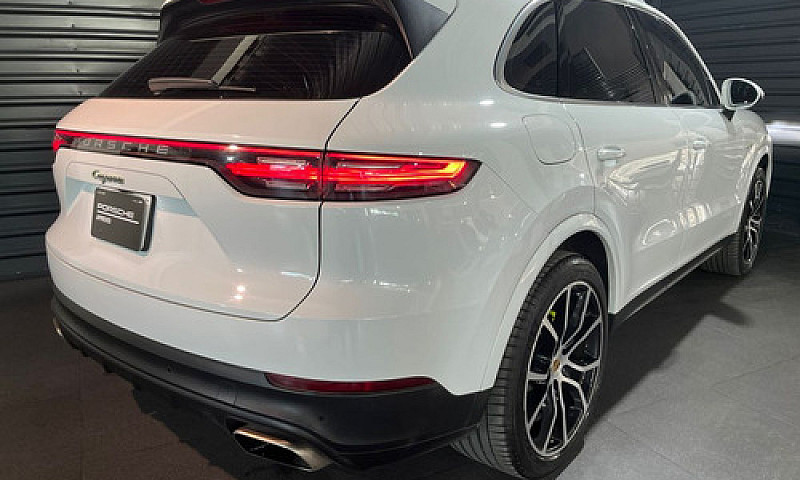 Porsche Cayenne 2021...