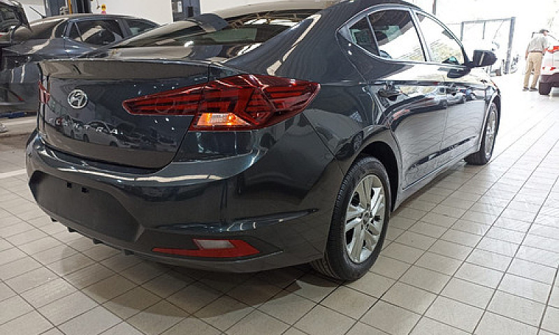 Hyundai Elantra 2020...