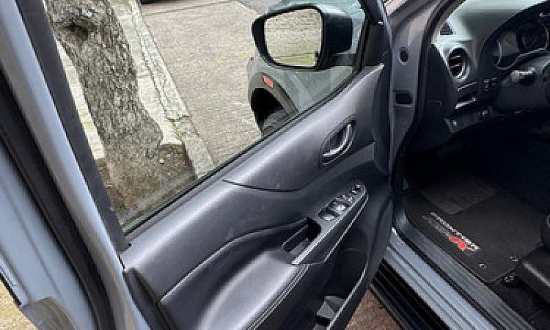 Nissan Frontier 2.5 ...