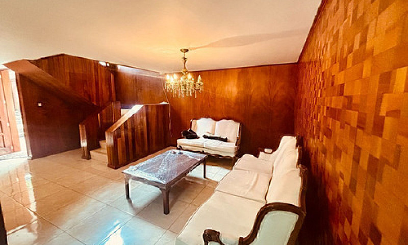 Venta De Casa En Lom...