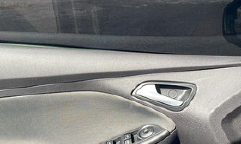 Ford Focus Standard ...