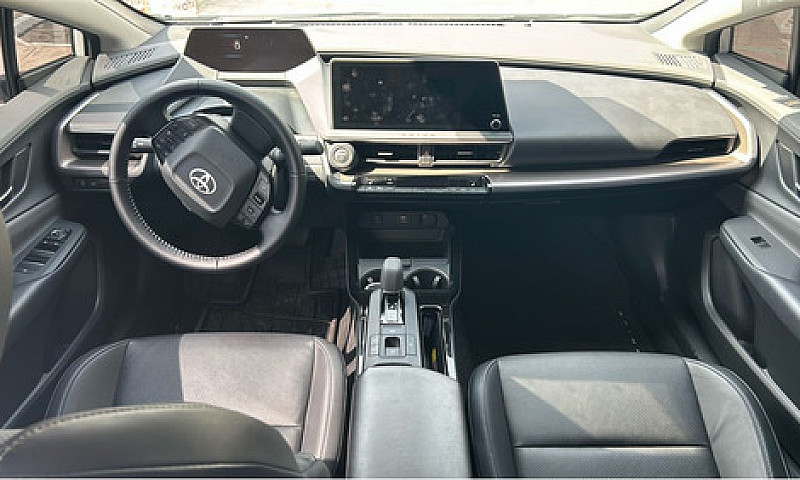 Toyota Prius 2023...