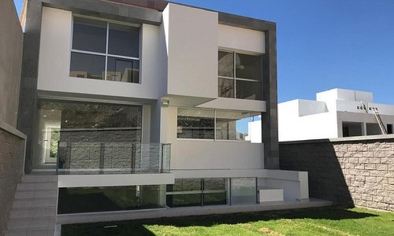 Hermosa Casa  Estilo...