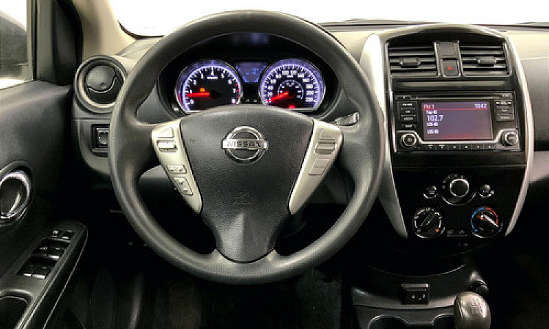 Nissan Versa 2017...