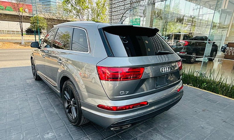 Audi Q7 2017...