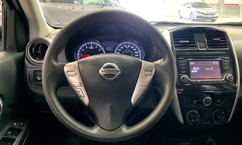 Nissan Versa 2017...