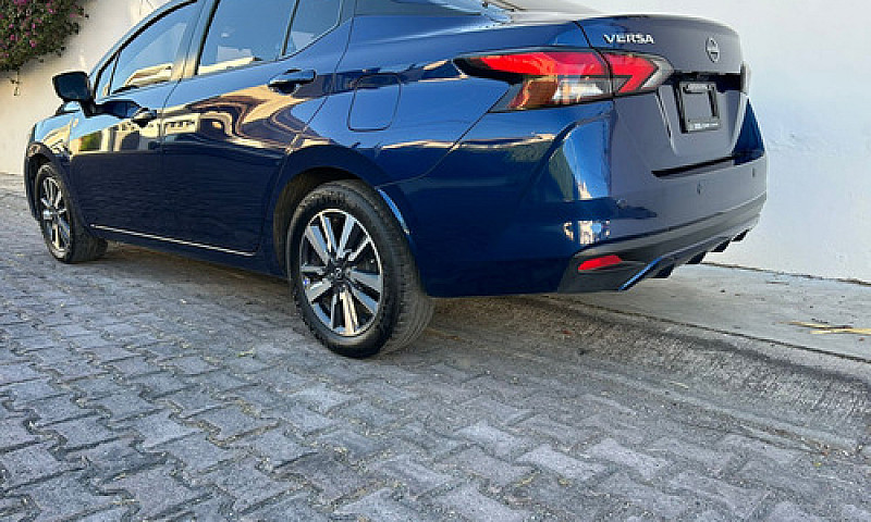 Nissan Versa 2023...