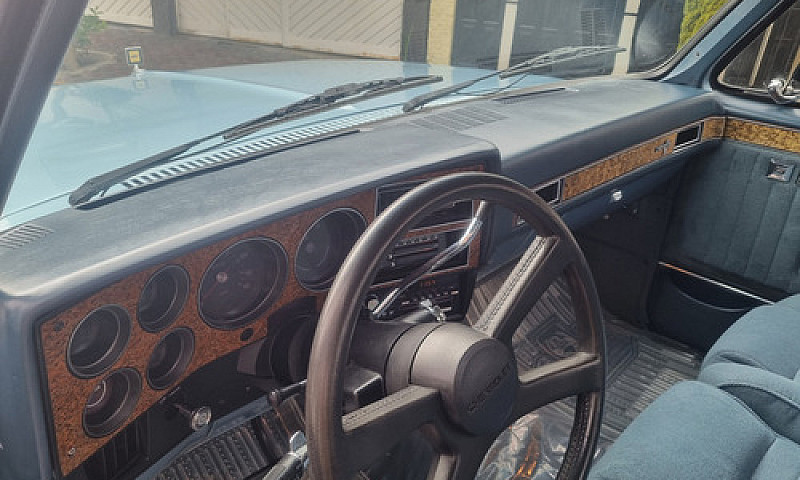 Chevrolet Cheyenne...