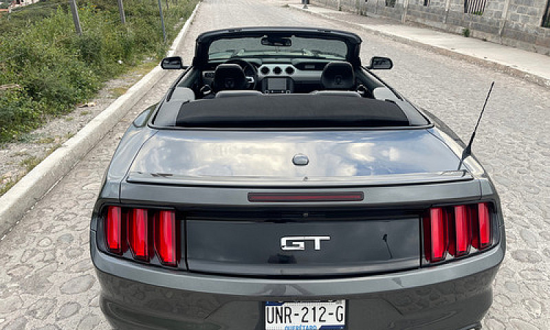 Ford Mustang 5.0L Gt...