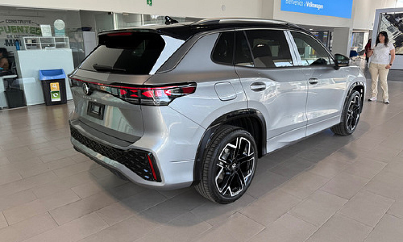 Volkswagen Tiguan 1....