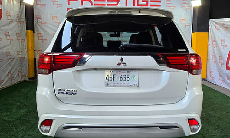 Mitsubishi Outlander...