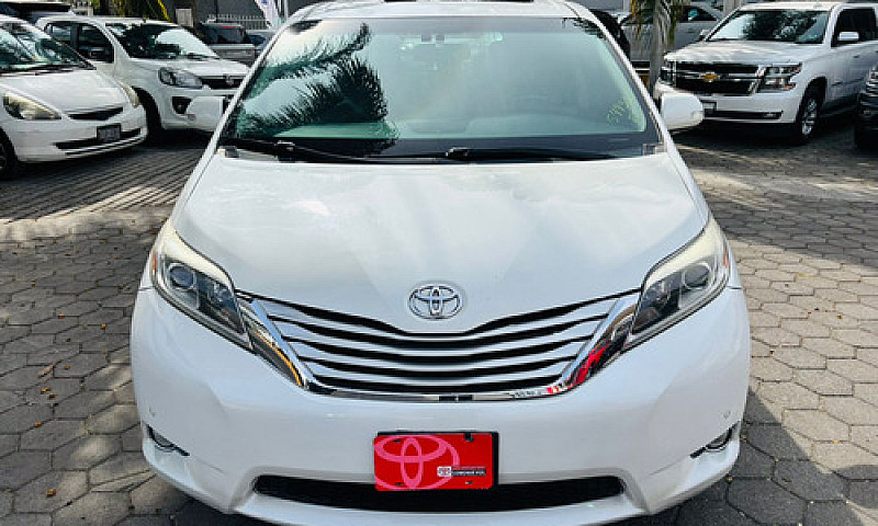 Toyota Sienna 2015...