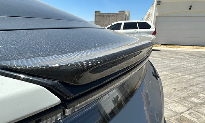Porsche Taycan Turbo...