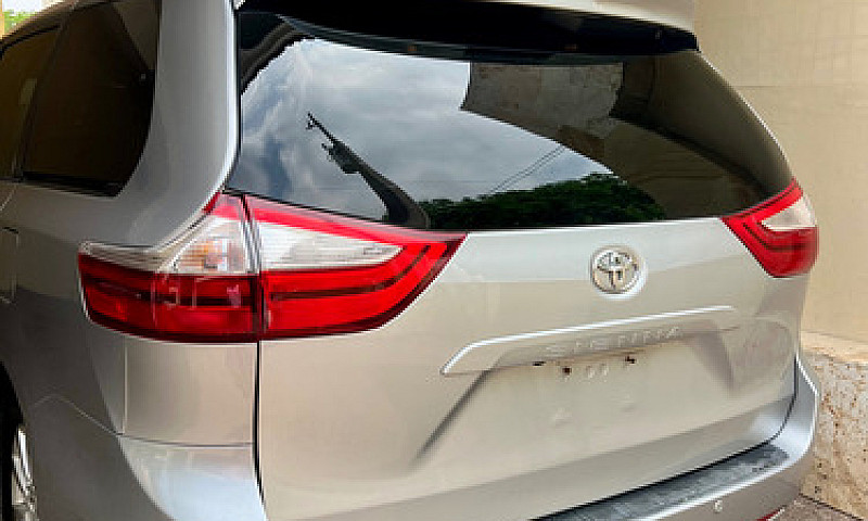 Toyota Sienna 3.5 Xl...