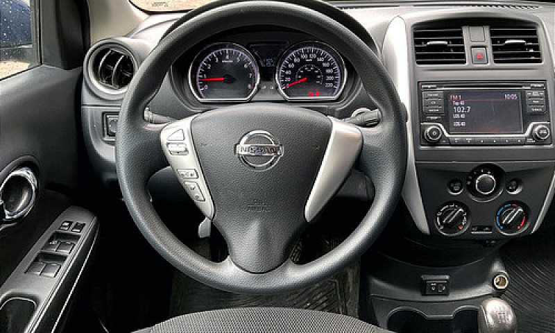 Nissan Versa 2019...
