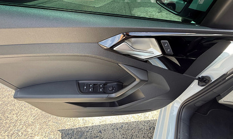 Audi A1 2024 Factura...