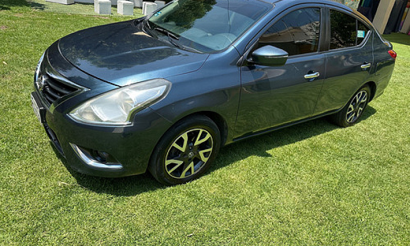 Nissan Versa 1.6 Exc...
