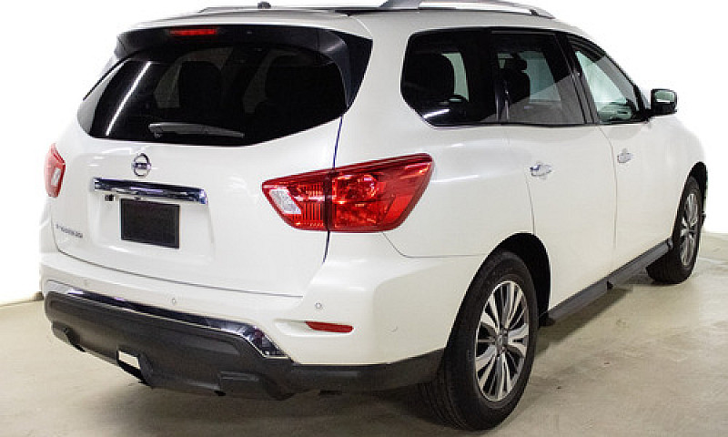 Nissan Pathfinder 20...