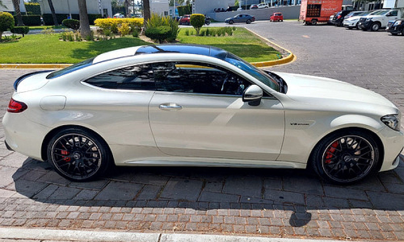 Mercedes Benz Amg C6...