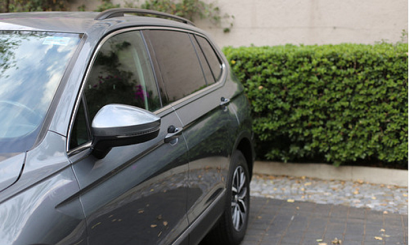Volkswagen Tiguan 1....