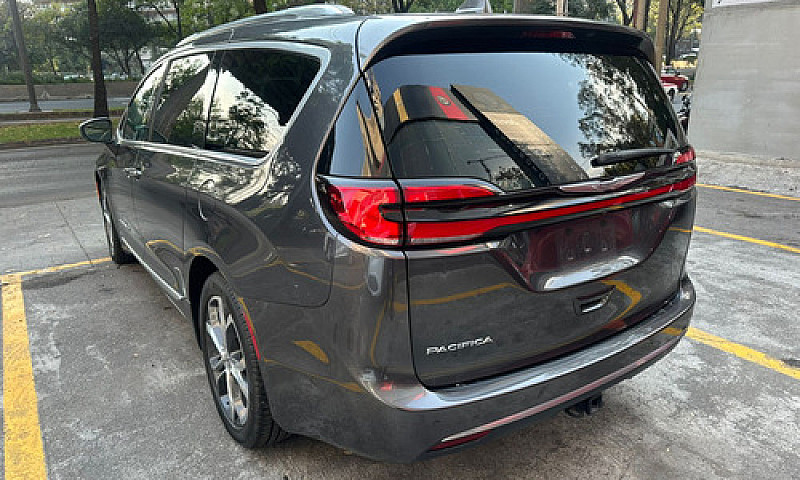 Chrysler Pacifica 20...