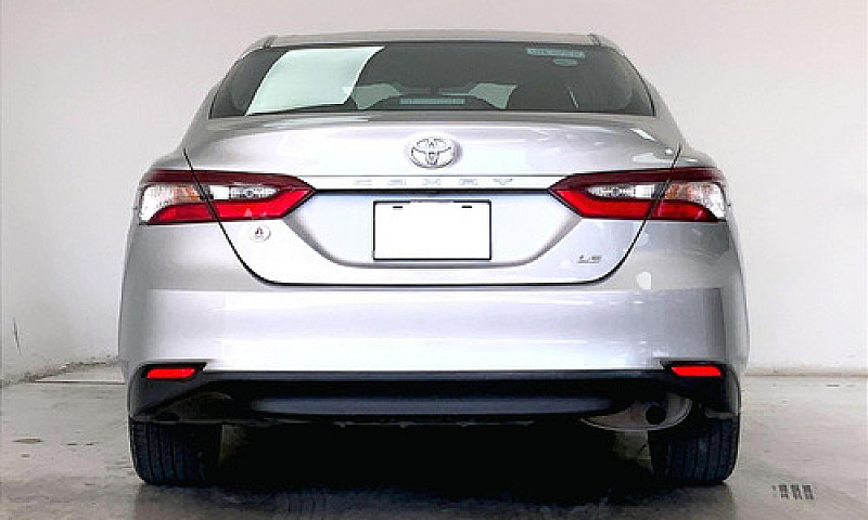 Toyota Camry 2021...