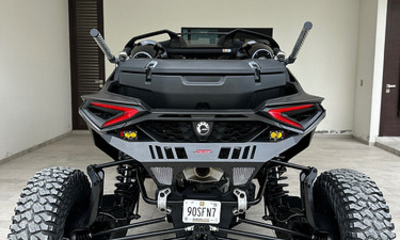 Can Am Maverick R Xr...